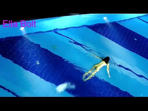 ❤️ මට නැරඹීම නැවැත්විය නොහැක, තරුණ රන්වන්තිය ELLA BOLT නිවාඩු නිකේතනයේ තටාකයේ නිරුවතින් පිහිනීමට හසු විය ❤ Porno si.hentaiteca.ru ❌️