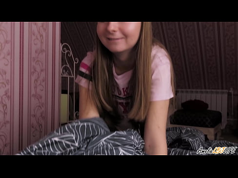 ❤️ බ්ලොන්ඩි ඇගේ බීඑෆ්එෆ් ගැඹුරින් උරා බොන අතර ඇගේ මුව තුළ කැක්කුම ලබා ගනී ❤ Porno si.hentaiteca.ru ❌️