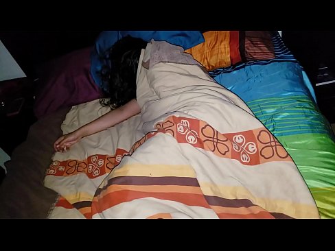 ❤️ ස්ටේප්සන් තම තරුණ සුළු මව නිදා සිටියදී ඇයට බැණ වදියි. ❤ Porno si.hentaiteca.ru ❌️